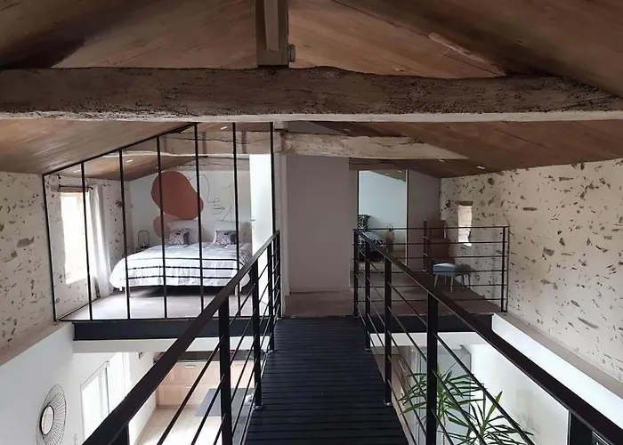 Hébergement de vacances La Vie En Couleur 14 Personnes Saint-Paul-en-Gâtine