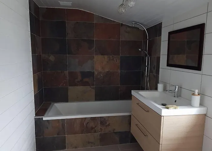 La Vie En Couleur 14 Personnes Hébergement de vacances